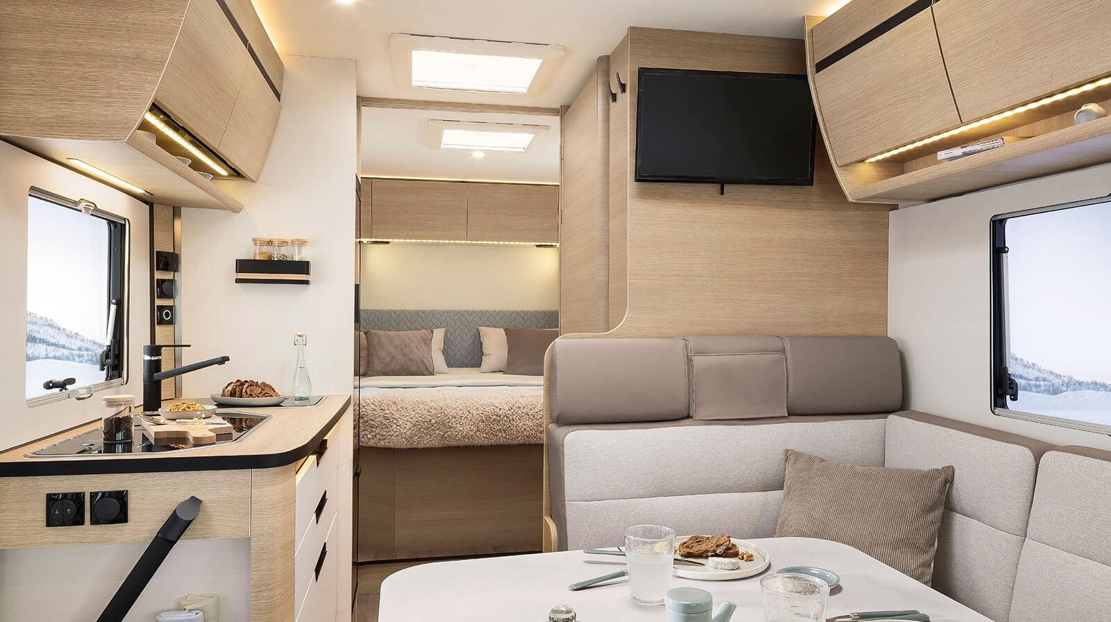 FOTO INTERNE RAPIDO Autocaravan 850F