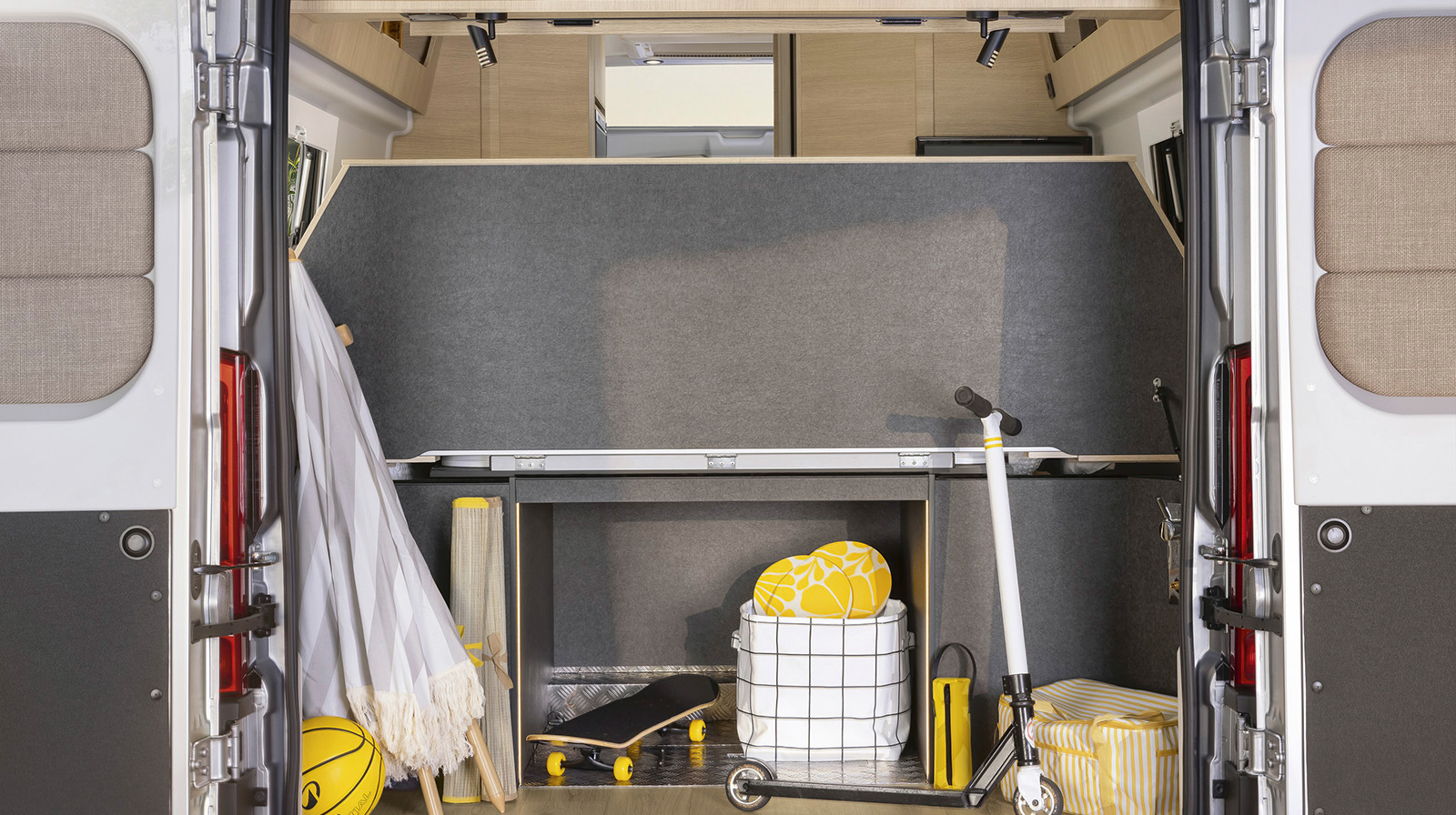 FOTO INTERNE RAPIDO Autocaravan V64
