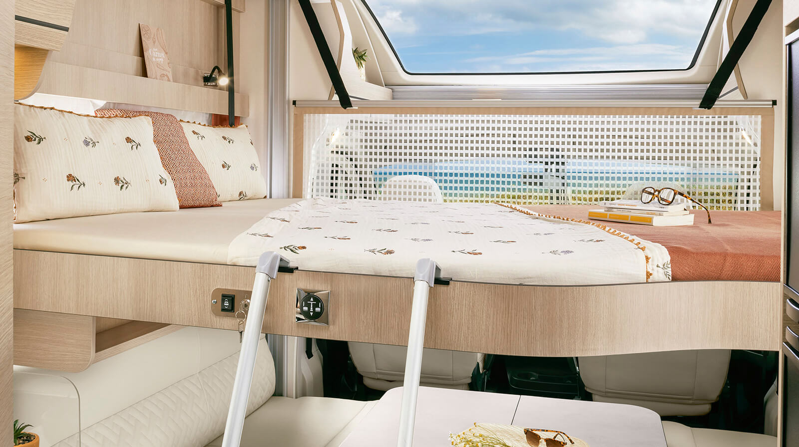 FOTO INTERNE RAPIDO Autocaravan 606F