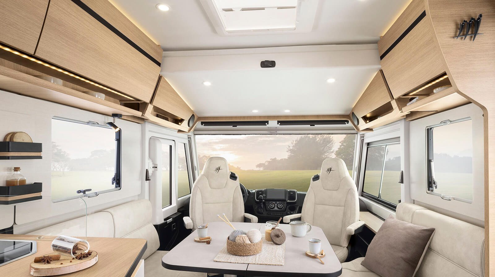 FOTO INTERNE RAPIDO Autocaravan 8096dF