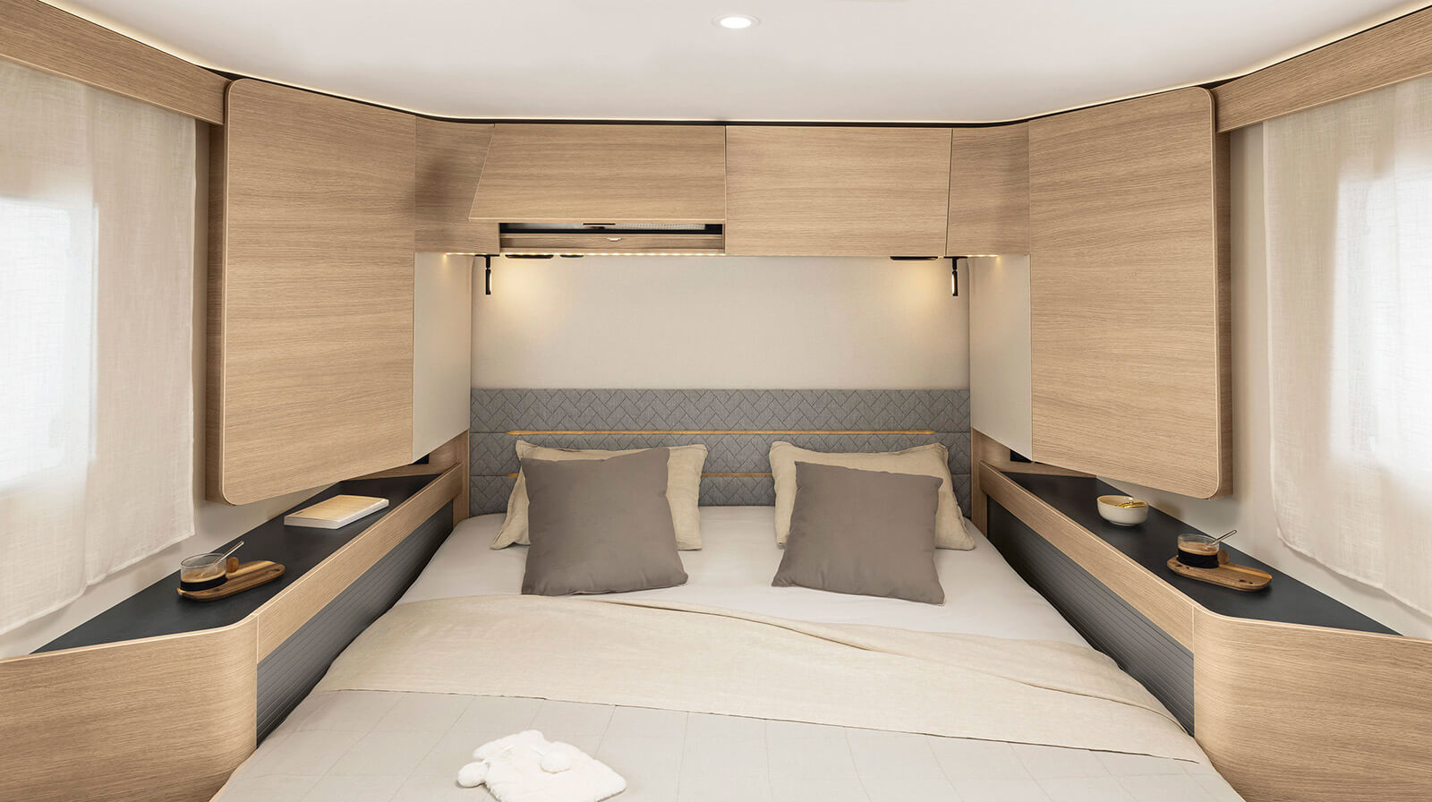 FOTO INTERNE RAPIDO Autocaravan 8096dF