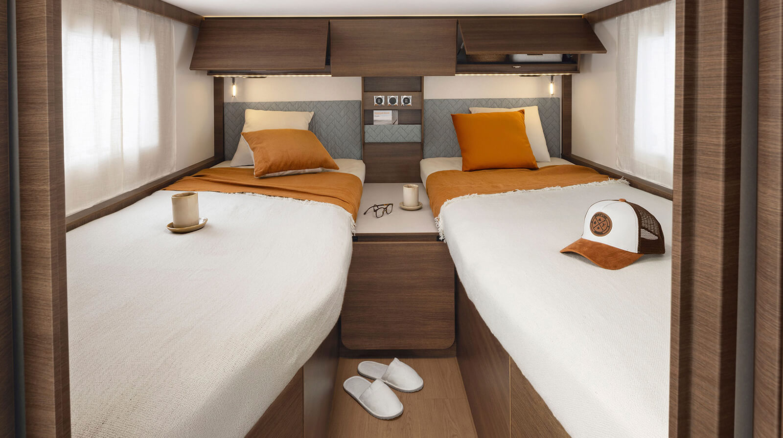 FOTO INTERNE RAPIDO Autocaravan 866F