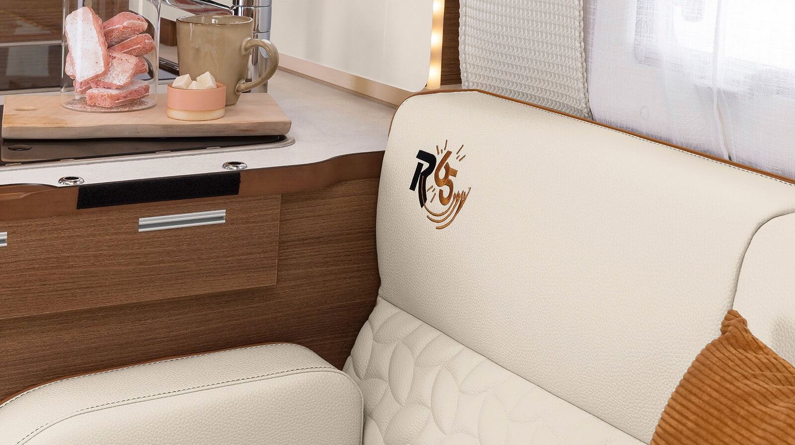 FOTO INTERNE RAPIDO Autocaravan C86