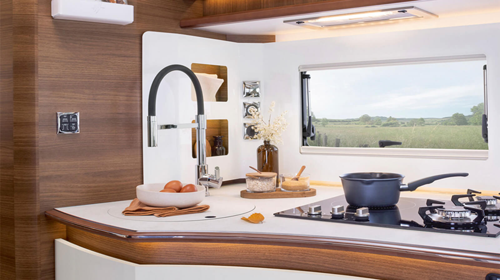 FOTO INTERNE RAPIDO Autocaravan i166M