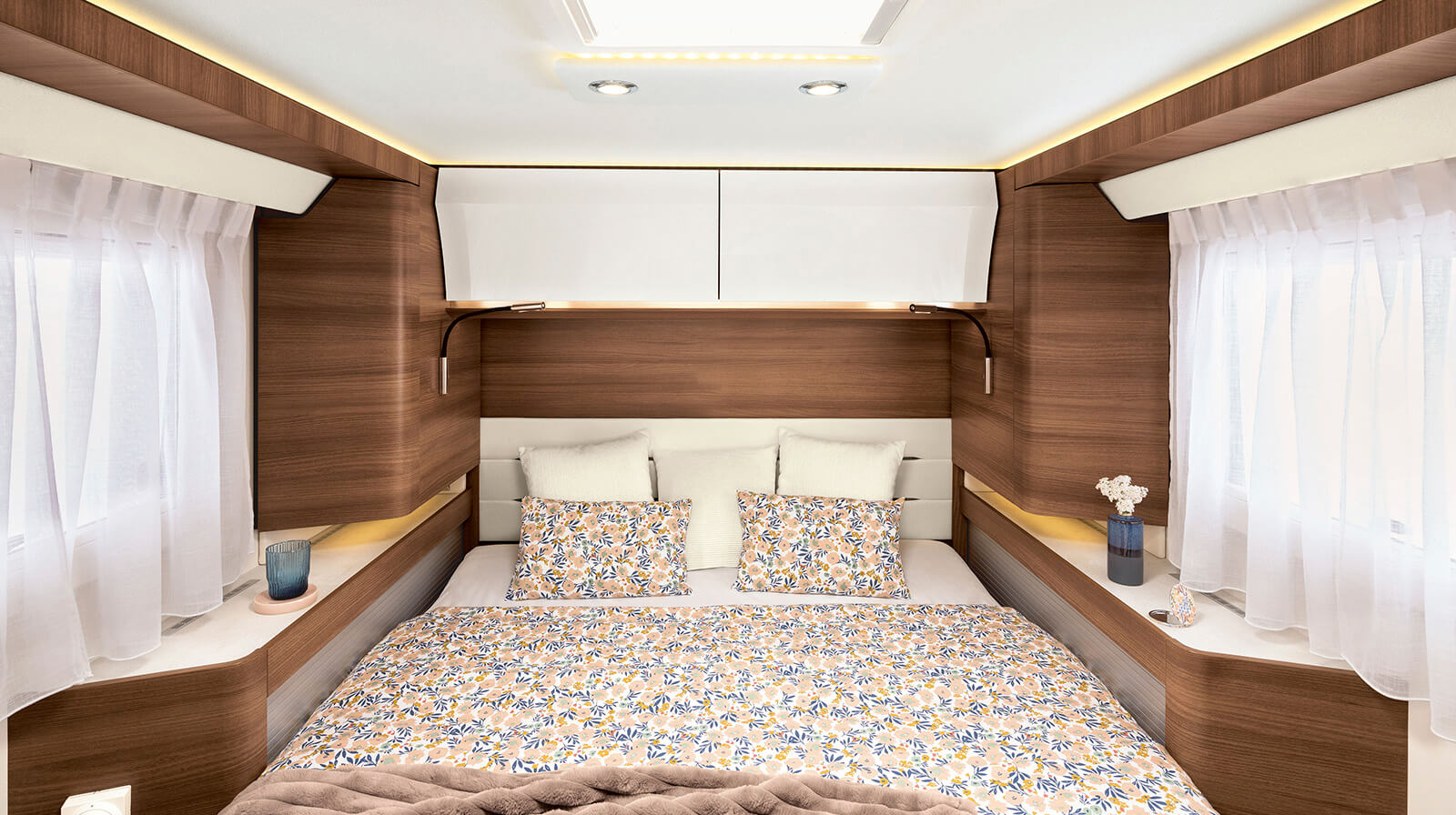 FOTO INTERNE RAPIDO Autocaravan i96M TRUMA