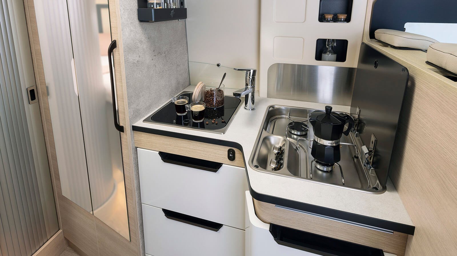 FOTO INTERNE RAPIDO Autocaravan V62